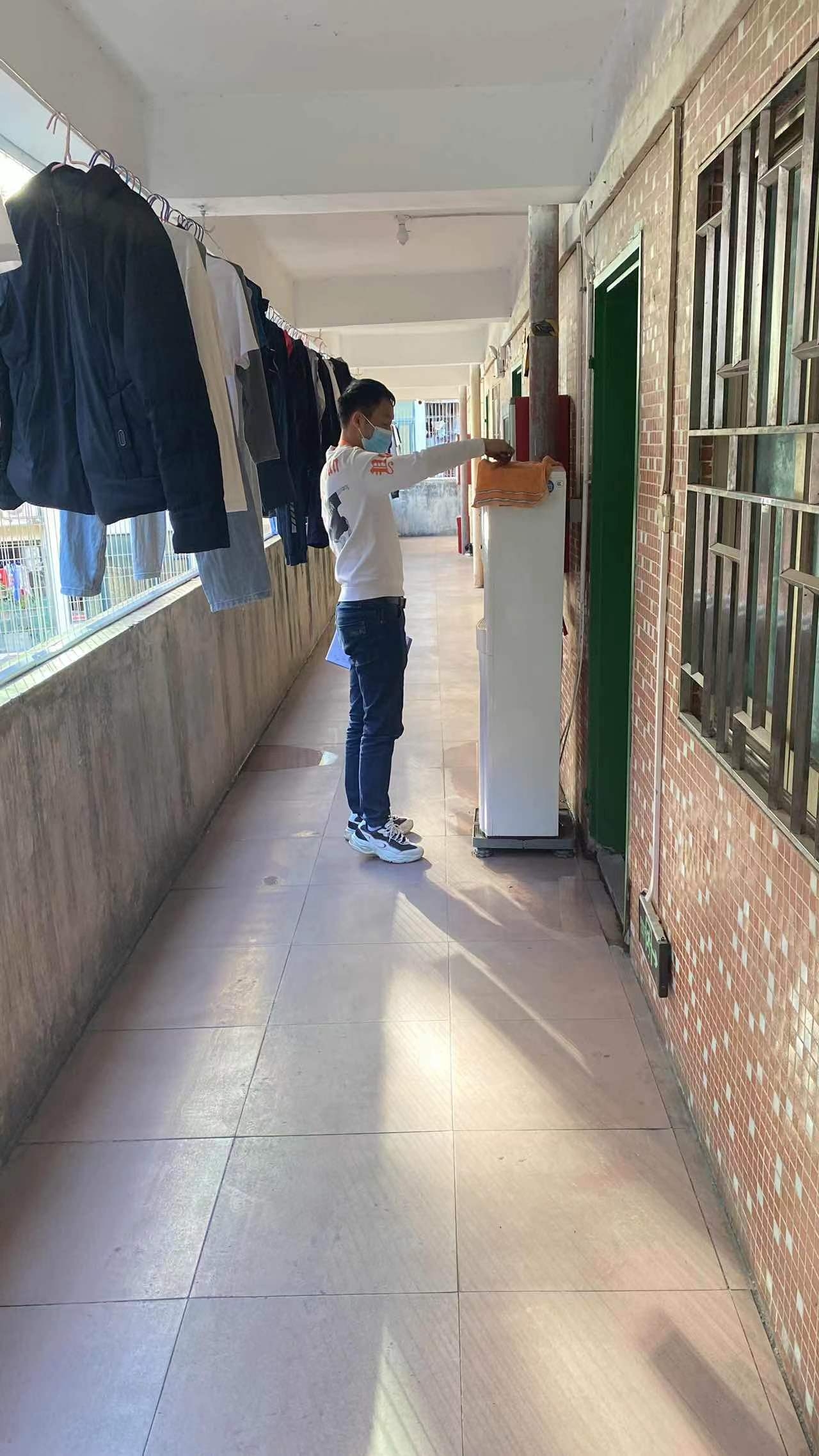 宿管清理公共设备